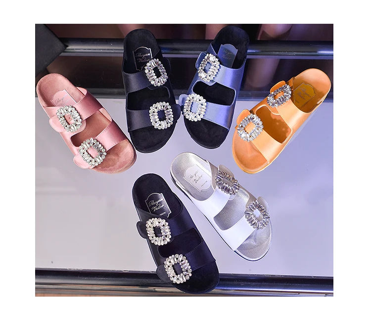 New Trend Women's Slippers Outside 2022 Women's Rhinestone Side Buckle Open Toe Bicyclic Flat-Bottomed Sandals Slippers Girls