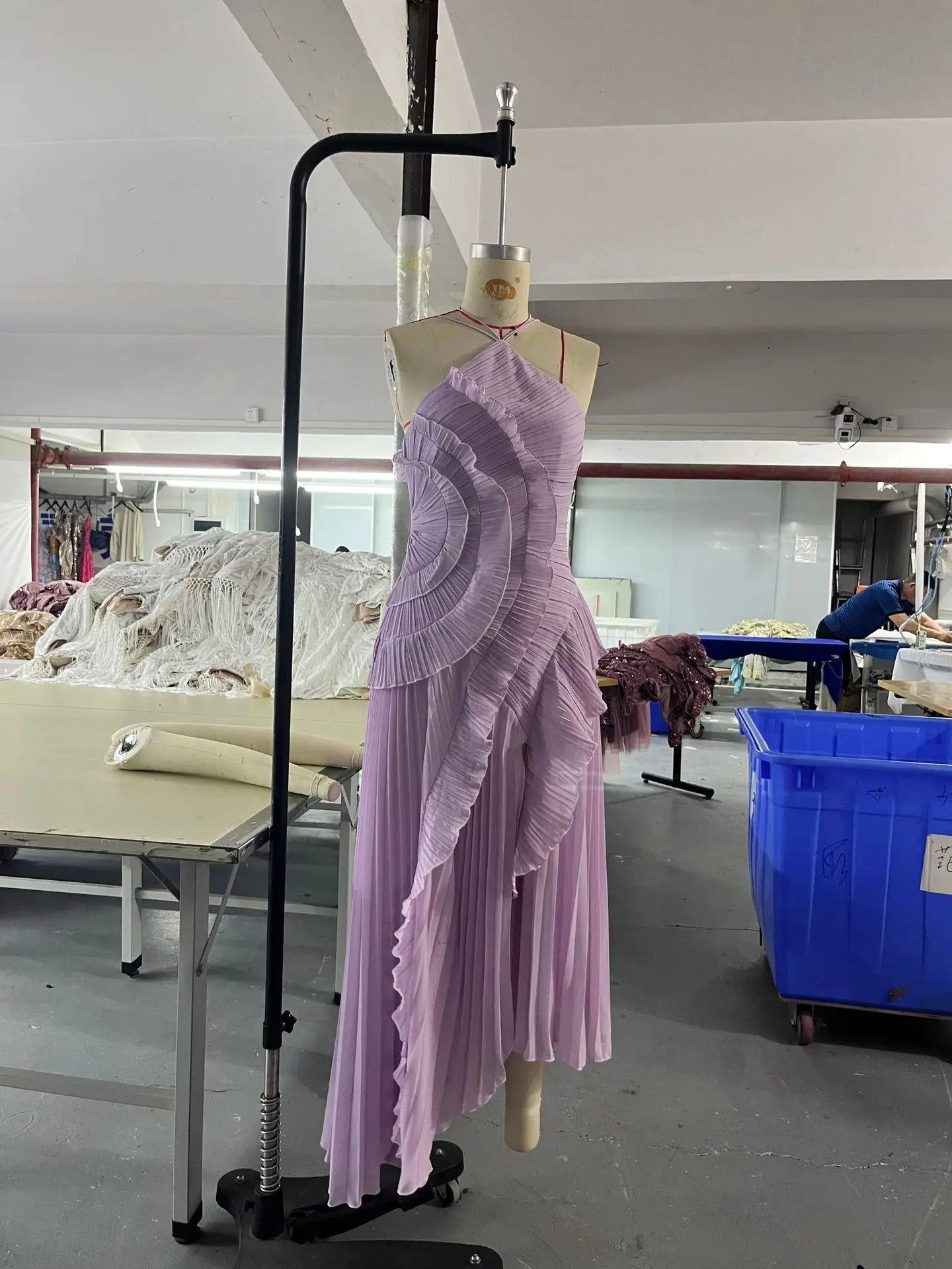 Ruffle ruffles design thin mid-length dress temperament fashion irregular halter women's dress 2025 summer new